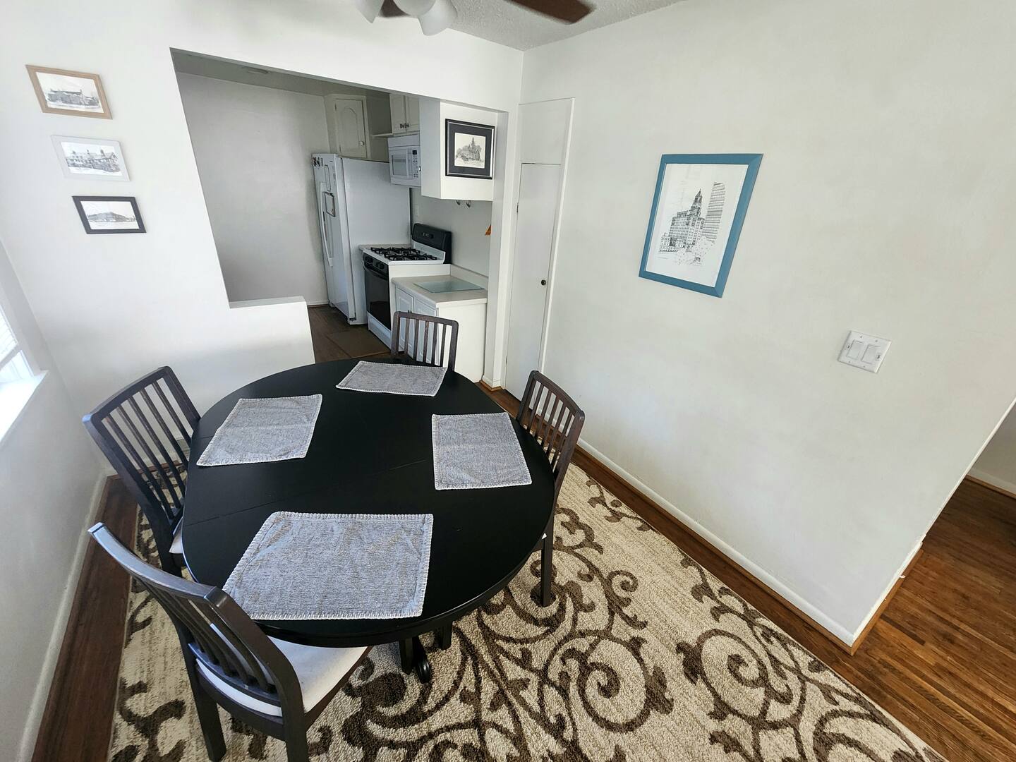 Suite 1 dining area